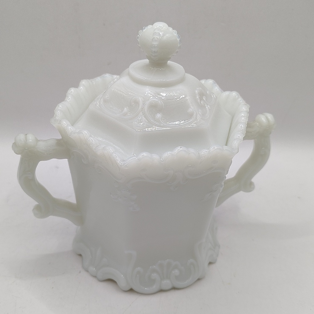 Vintage Westmoreland Opaline Milk Glass Lidded Sugar Bowl 5.5" - Picture 5 of 5